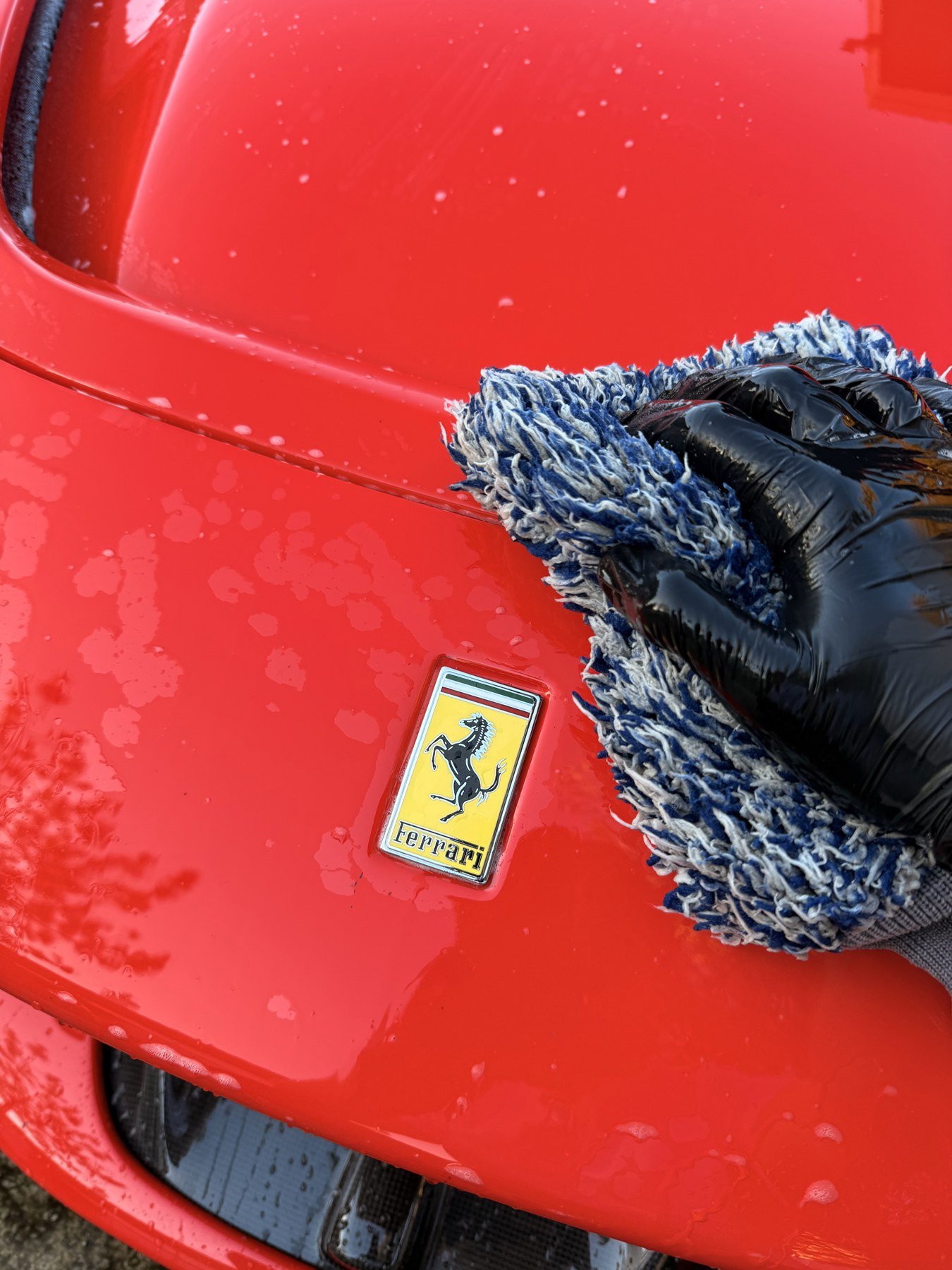 Ferrari après un entretien esthétique à Dijon
