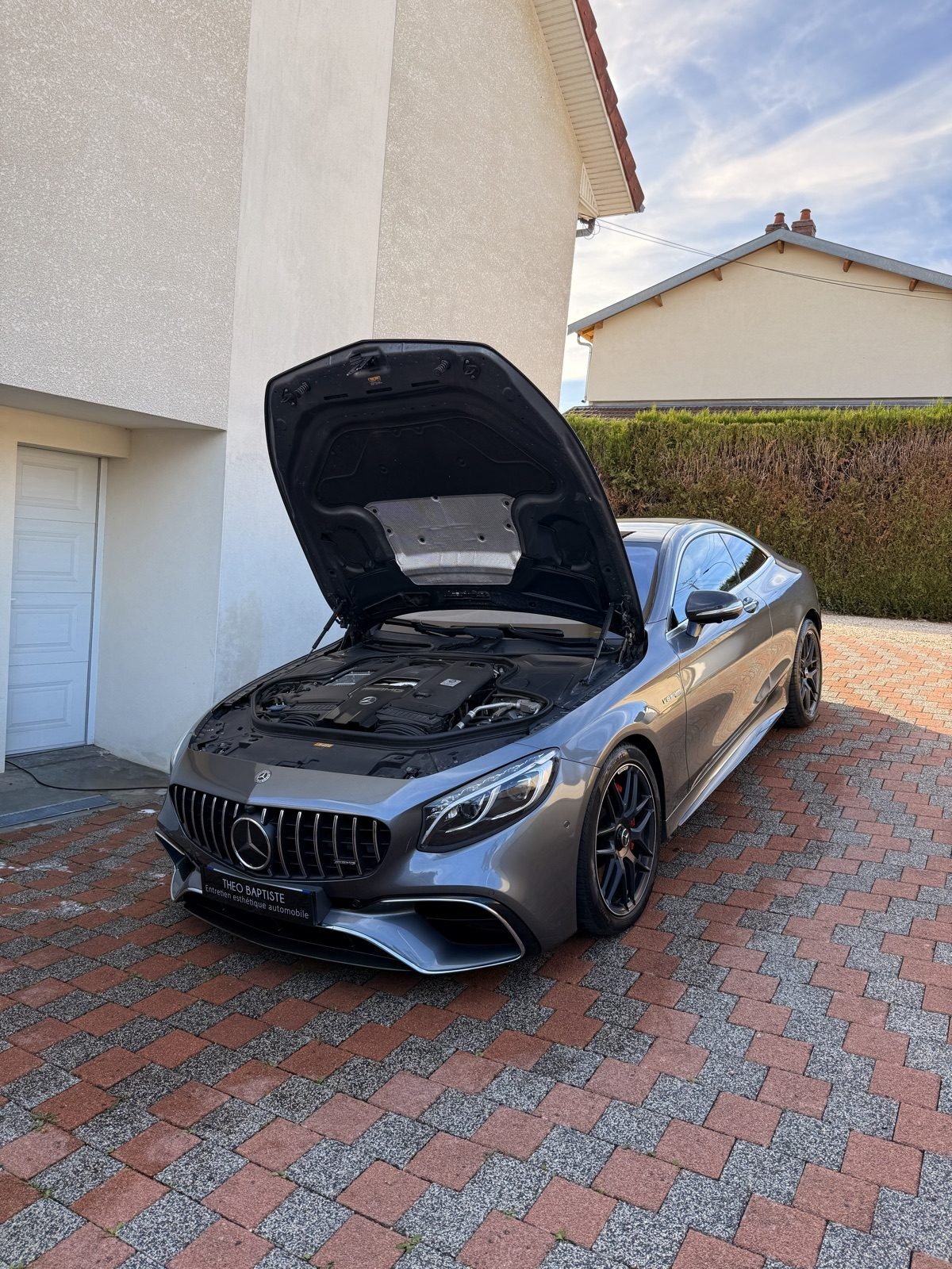 Mercedes-AMG coupé, compartiment moteur